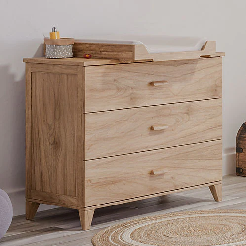 Commode en bois massif